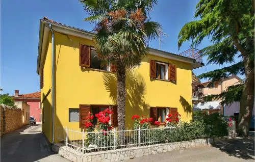 2 Bedroom Lovely Apartment In Novigrad
