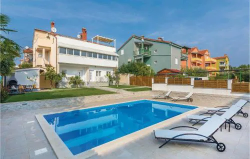 2 Bedroom Nice Apartment In Novigrad