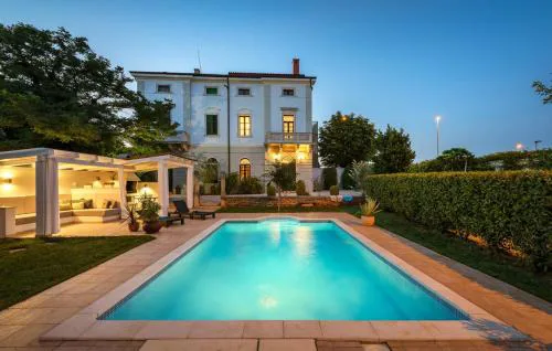 Historical Villa Vigneri by Villas Holiday