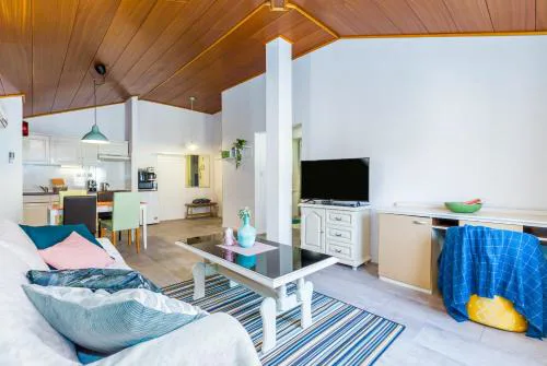 LARA apartment by the sea & park