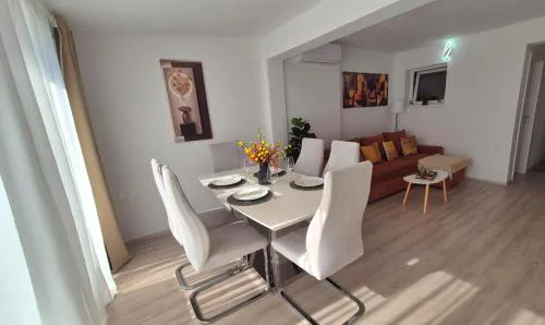 Meressa Leonardo Apartment