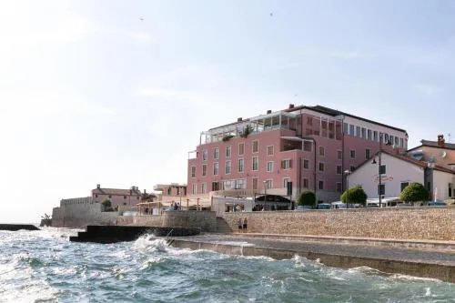 Rotonda Inn Novigrad