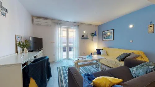 STELLA apartment with terrace by the sea & park