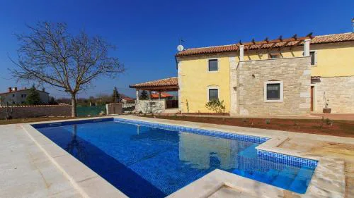 Istrian villa Orbanići with private pool for up to 12 persons