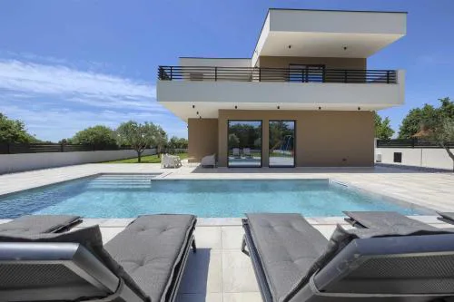 Villa Issa by Kompas Villas