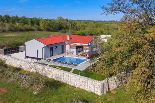 Villa Balun in Orihi - 3 bedrooms - pool - garden - sauna