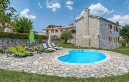 Gorgeous Apartment In Pazin With Wifi