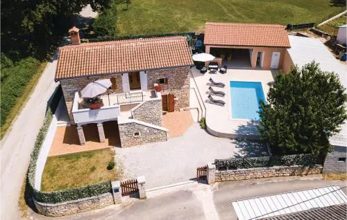 Three-Bedroom Holiday Home In Pazin