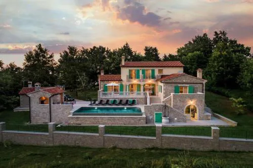 Villa Valffiorita by Briskva