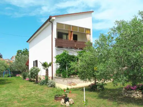 Holiday Home Lara by Interhome