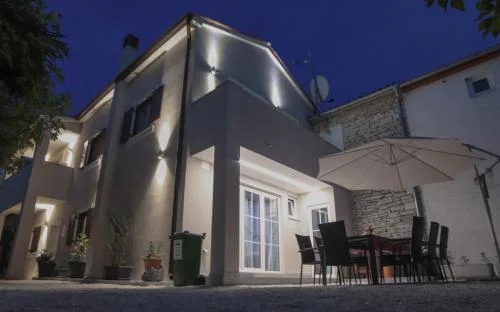 kuća za stanovanje ,cijeli prostor