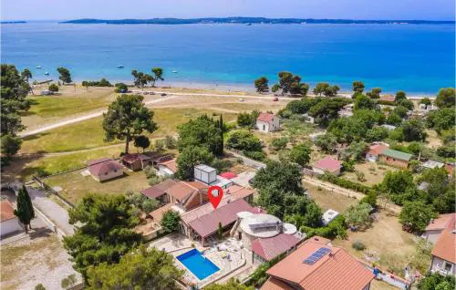 Stunning Home In Peroj