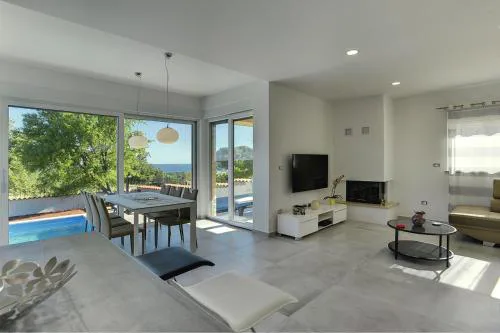Traumhafte Villa mit privatem Pool, Sauna, Meerblick