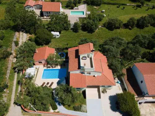 Ferienhaus mit Privatpool für 10 Personen ca 210 qm in Peruski, Istrien Bucht von Raša