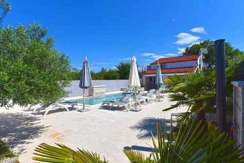 Ferienhaus mit Privatpool für 10 Personen ca 150 qm in Pomer, Istrien Istrische Riviera