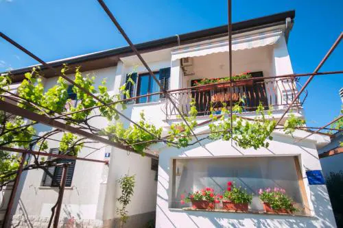 2 rooms app for 3 persons with 2 terraces near beach&town