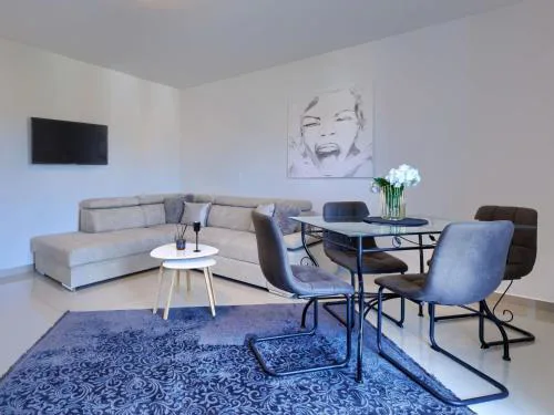 Apartment Amra 6 by Interhome