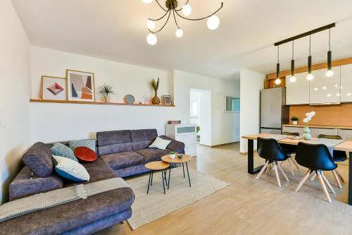 Apartment Aura