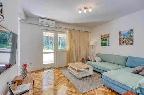 Apartment Pavluk with Balcony