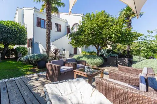 Apartments and rooms Villa Bori