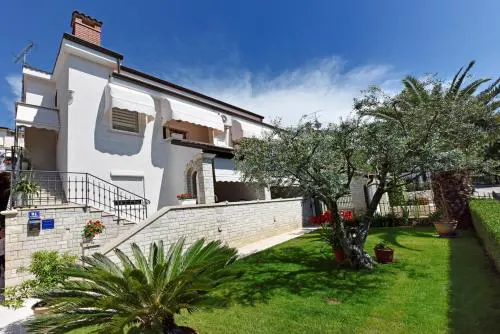 Apartments Lavizatic