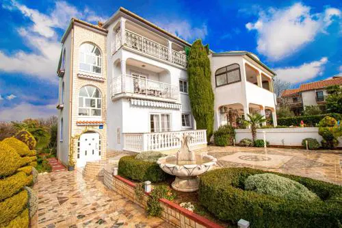Apartments with a parking space Porec - 21300