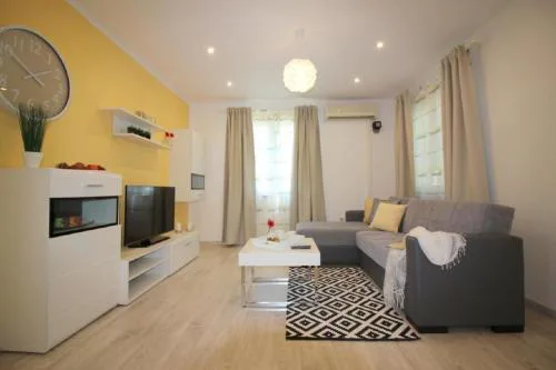 Bungalow Lavanda mit Pool und Garten in Porec