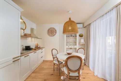 City Pearl Apartment Rea