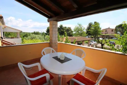 Ferienwohnung In Porec Mit Balkon, In Strandnähe