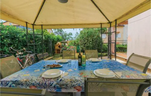 Gorgeous Apartment In Porec With Wifi