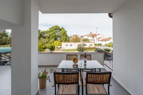 Klimatisierte Ferienwohnung Marica 2 Mit Balkon
