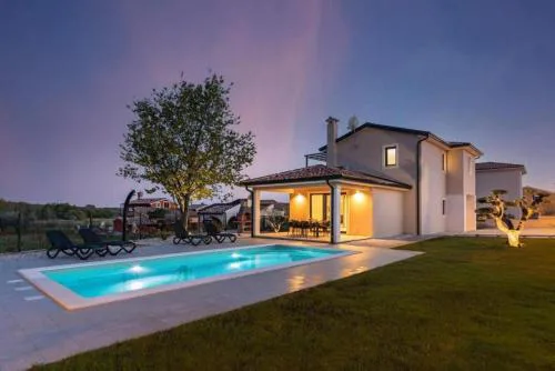 Moderne Villa Stefany Mit Pool Und Panoramablick