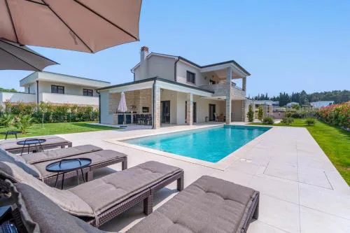 NEW 2024! Luxury Villa Carlotte with 11m pool