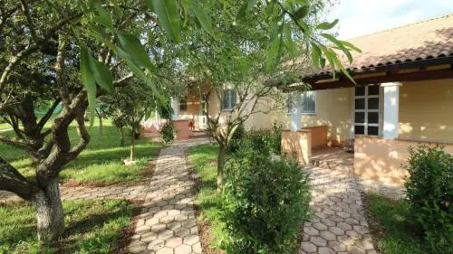 Residence Lorena Bungalow mit Salzwasser-Pool in Porec