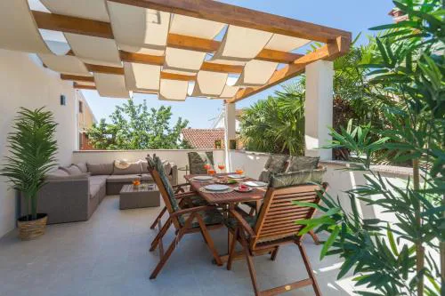 Apartement Radovan 3 Mit Meerblick In Strandnähe