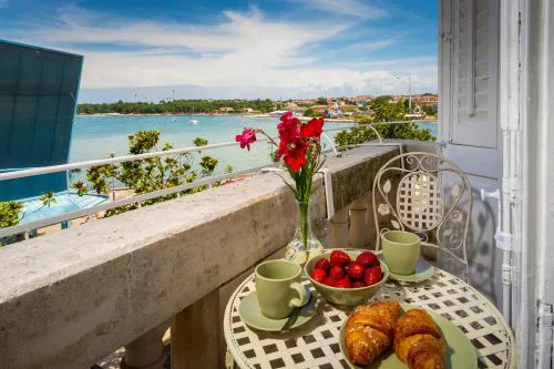 Romeo and Juliet Apartment with Balcony and Sea View