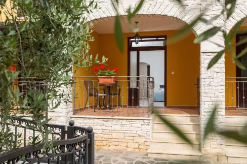 Studio Apartments Pinia-Marina