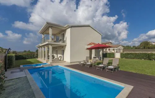 Villa Anita for 7 people near Poreč with private pool and beautiful garden