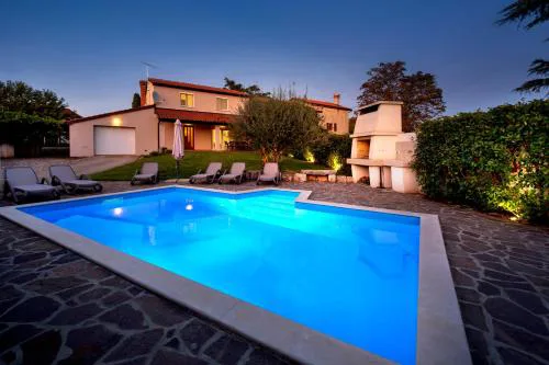 Villa Nina with Private pool near Poreč