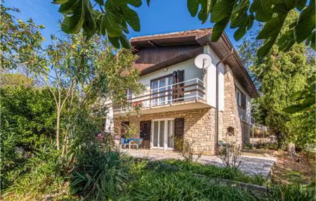 Nice Apartment In Premantura With Wifi