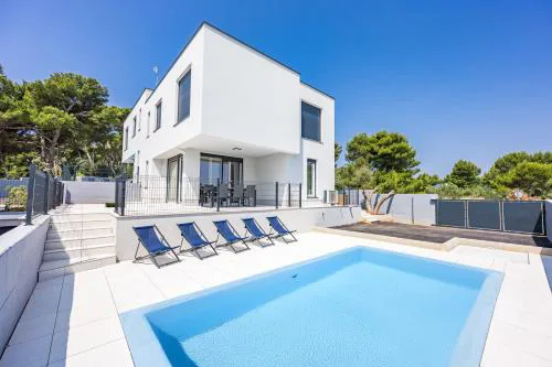 Peninsula Villas