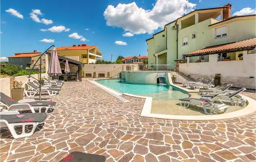1 Bedroom Gorgeous Apartment In Pula