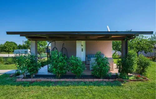 2 Bedroom Cozy Home In Pula