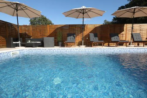 Apartman Debora sa privatnim bazenom