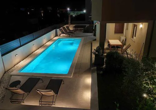 Apartman Patrik-Comfortable and beautiful apartment with pool