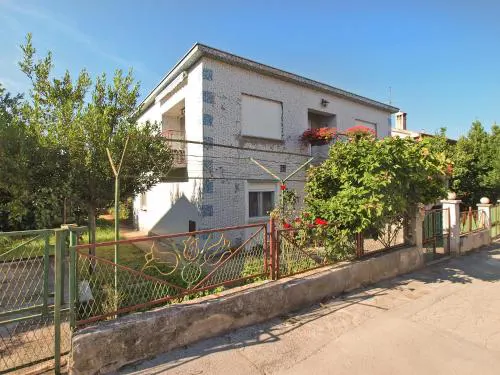Apartment 1686