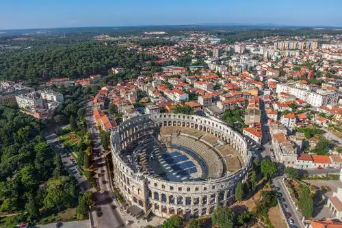Apartment in Pula with terrace, air conditioning, W-LAN, washing machine 633-6