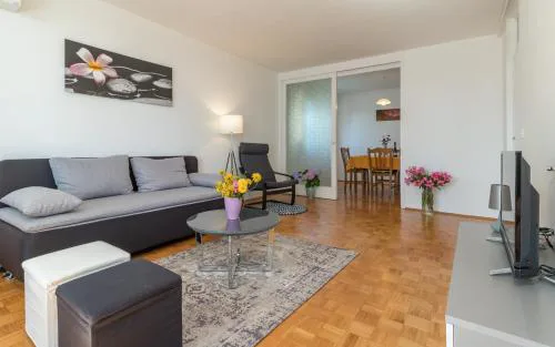 Apartment Maestral