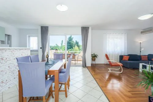 Apartments Emil