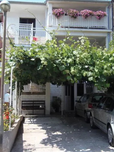 Apartments Lana
